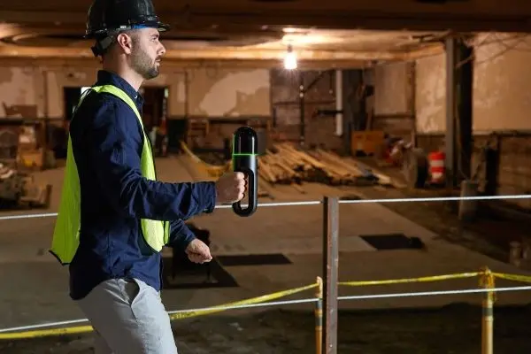 Leica BLK2GO numérisant un chantier de construction avec précision